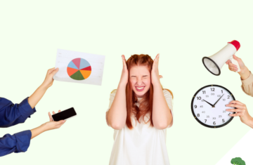 Eine junge Frau hält sich genervt die Ohren zu, umgeben von mehreren Händen, die ihr gleichzeitig ein Diagramm, ein Smartphone, eine Uhr und ein Megafon entgegenhalten – Symbolbild für Reizüberflutung und mentale Überforderung durch zu viel Wissen und Anforderungen.