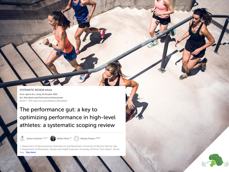 Sportlerinnen laufen gemeinsam eine Betontreppe im Freien hinauf, während im Vordergrund ein Ausschnitt einer wissenschaftlichen Studie zum Zusammenhang von Darmmikrobiom und sportlicher Leistung eingeblendet ist