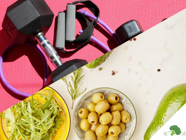 Hantel, Fitnessbänder und gesunde Lebensmittel wie Oliven, Salat und Gurke als Symbolbild für Sporternährung und darmfreundliche Ernährungskonzepte wie Low FODMAP