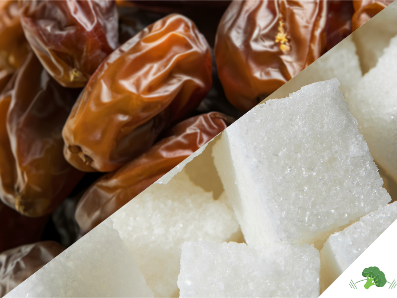 Nahaufnahme von braunen Datteln und weißen Zuckerwürfeln, diagonal gegenübergestellt als Vergleich zwischen natürlicher Süße aus Datteln und raffiniertem Haushaltszucker.